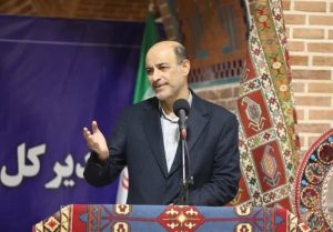 کارگاه زنده صنایع دستی در بقعه شیخ صفی اردبیل؛ ۵۲ هنرمند در ۱۰ رشته هنری توانمندی‌های خود را به نمایش گذاشتند