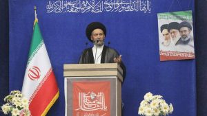 امام جمعه اردبیل: با ورود ۴۵۰ هزار خودرو به استان، هم‌استانی‌ها با انصاف و ادب از مهمانان پذیرایی کنند