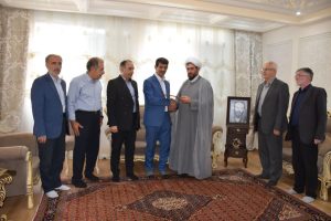 دیدار و تجلیل از خانواده شهید احد جباری به مناسبت هفته دولت